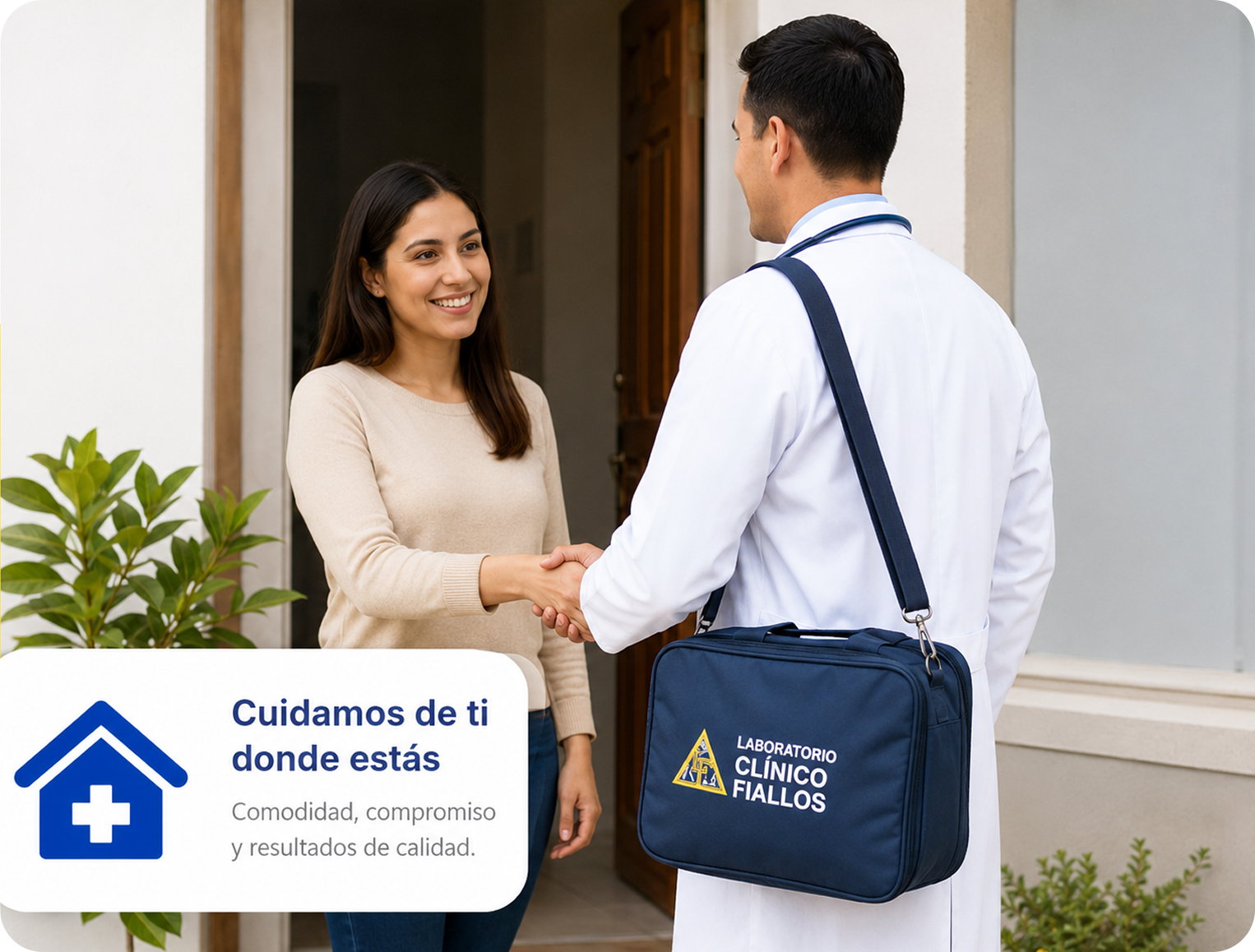 Profesional de Laboratorio Fiallos atendiendo a paciente en su domicilio